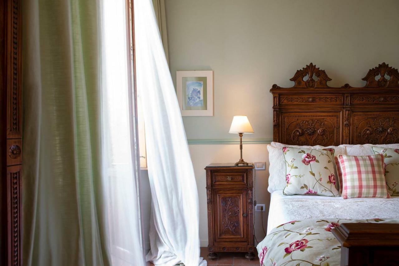 Palazzo Malaspina Alojamento de Acomodação e Pequeno-almoço San Donato in Poggio